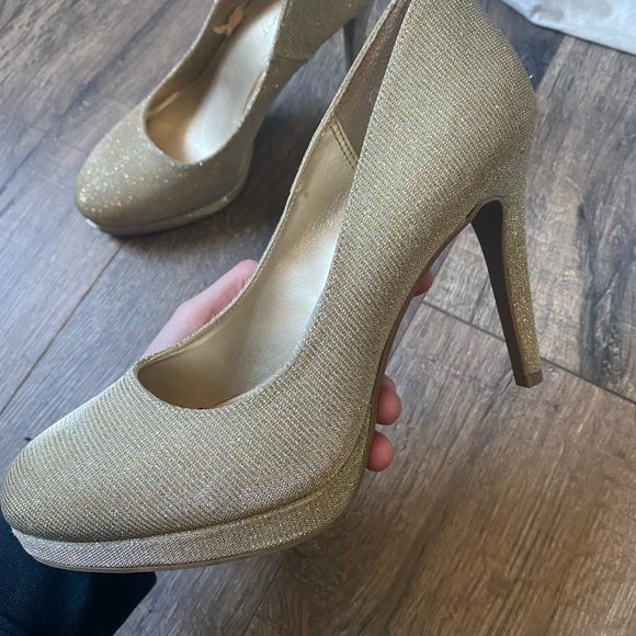 Gold sparkle heels - Picture 2 of 3